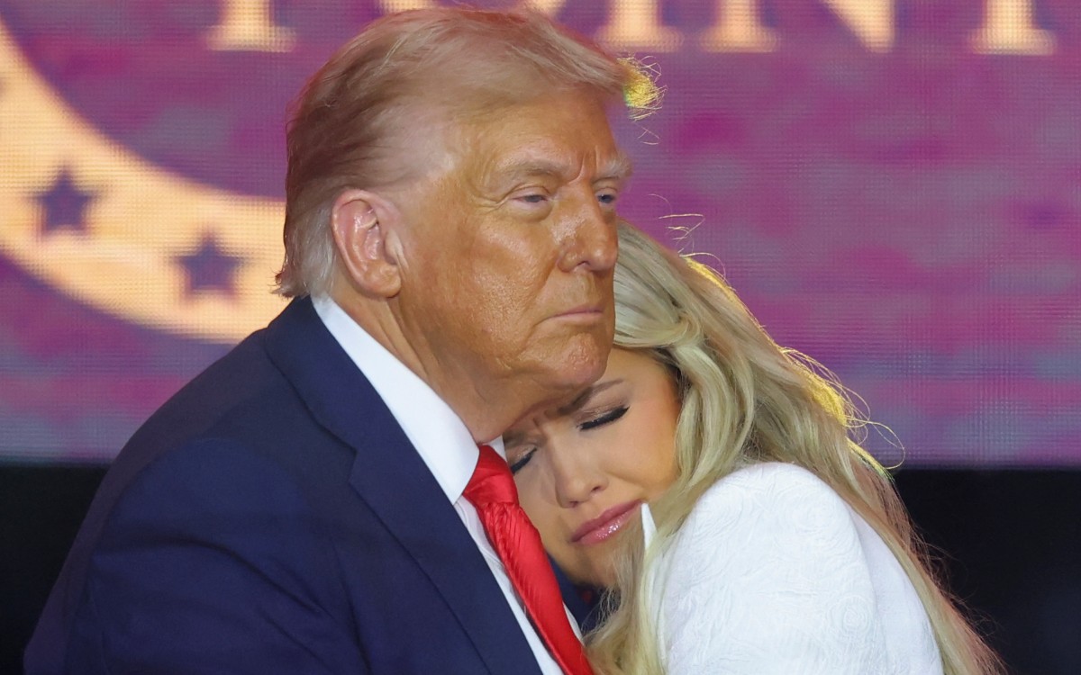 Trump encabeza funeral masivo de Charlie Kirk en Arizona