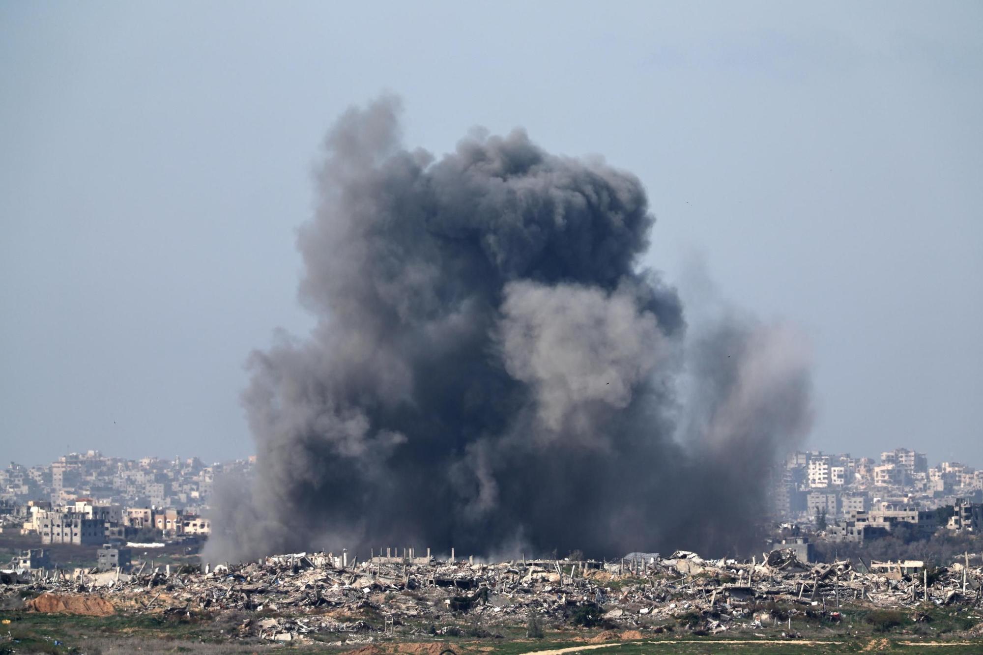 Israel reanuda bombardeos en Gaza: caos, muertes y un alto el fuego roto