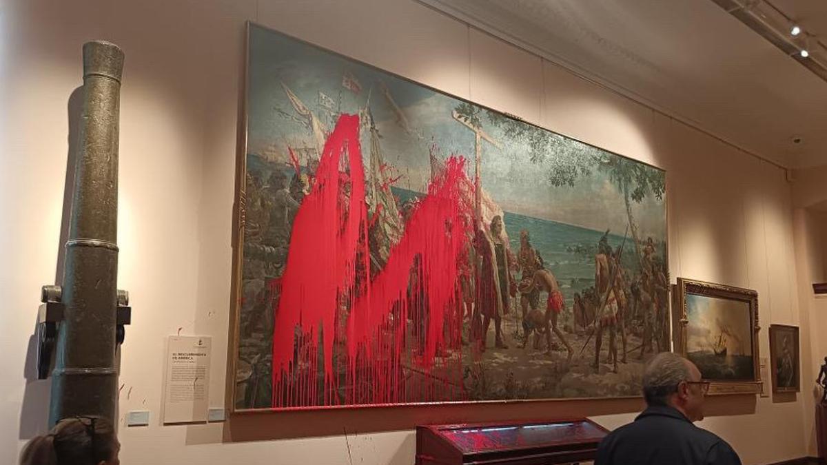 Activistas vandalizan obra de Cristóbal Colón en Museo Naval de Madrid