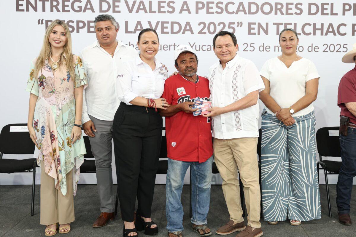 Gobierno entrega 1.9 mdp a pescadores en Telchac por “Respeto la Veda 2025”