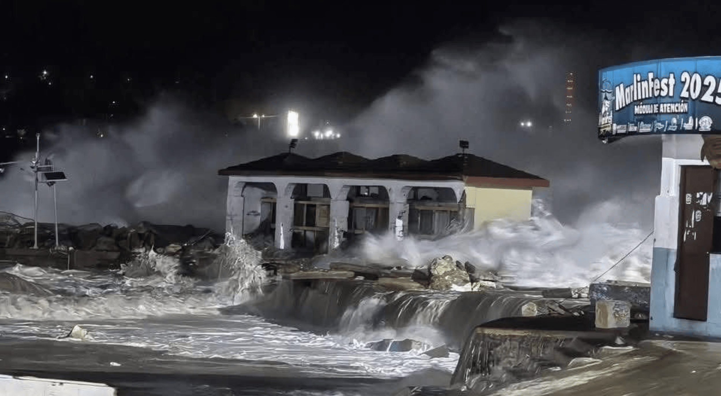 Huracán Erick impacta Oaxaca: llueve con furia y avanza a Guerrero