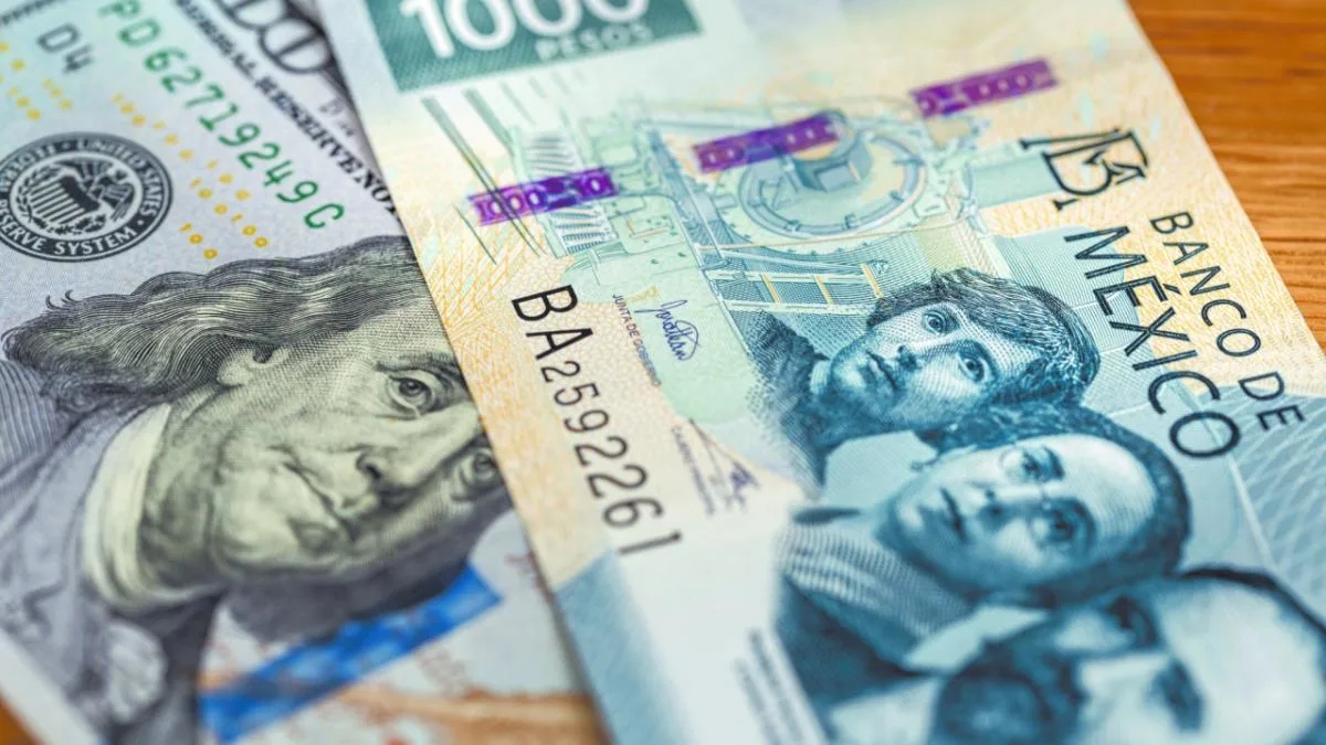 Récord histórico: el peso mexicano vence al dólar impulsado por la crisis de empleo en estados unidos