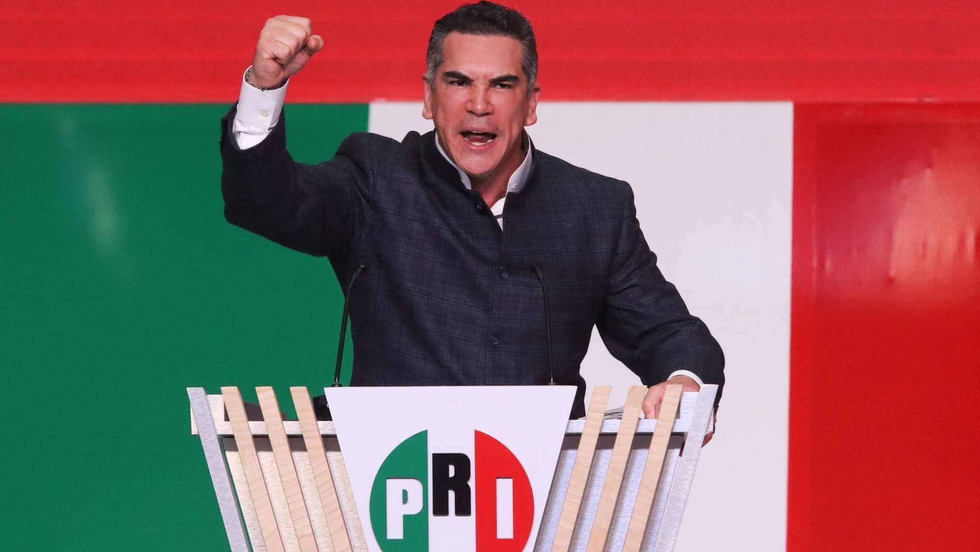 Diputado de Morena arremete contra “Alito” Moreno por presunta corrupción en el PRI