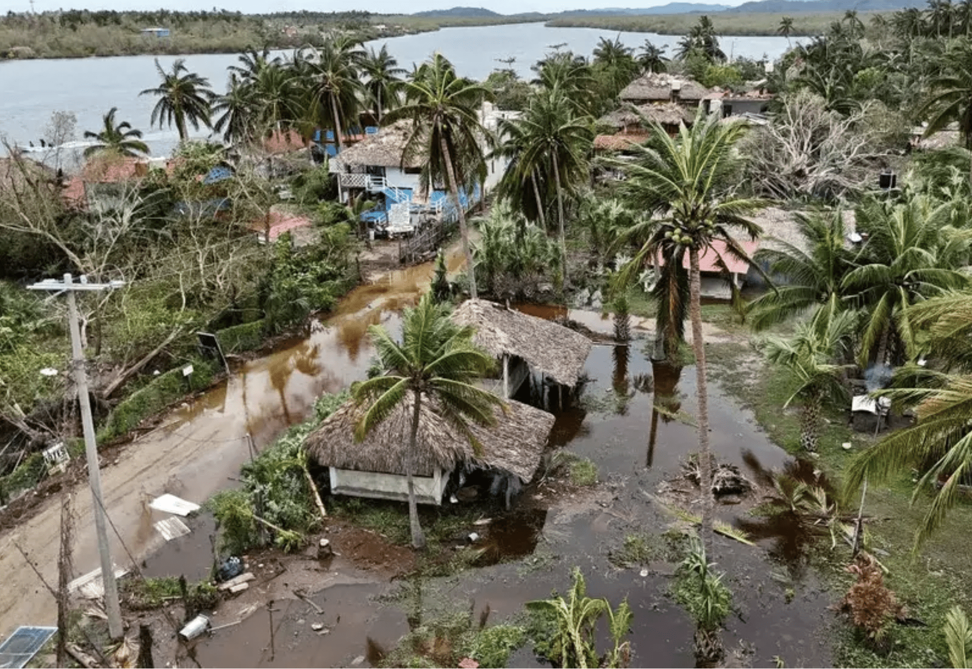 Huracán Erick devasta Chacahua: Familias piden apoyo