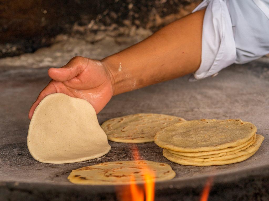 Tortilla de maíz: el superalimento mexicano que tu cuerpo necesita ya