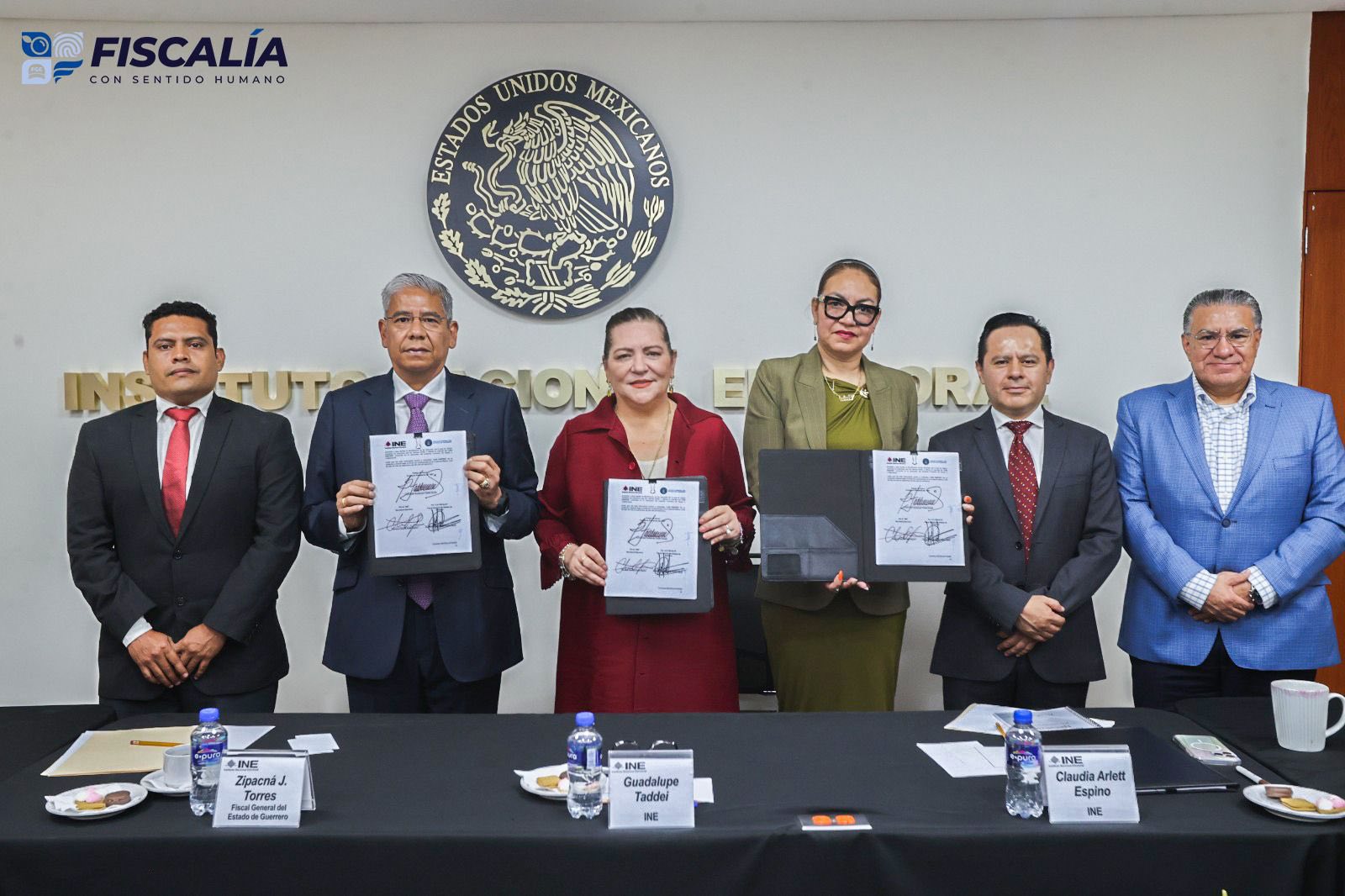 Fiscalía de Guerrero y INE firman convenio por desaparecidos