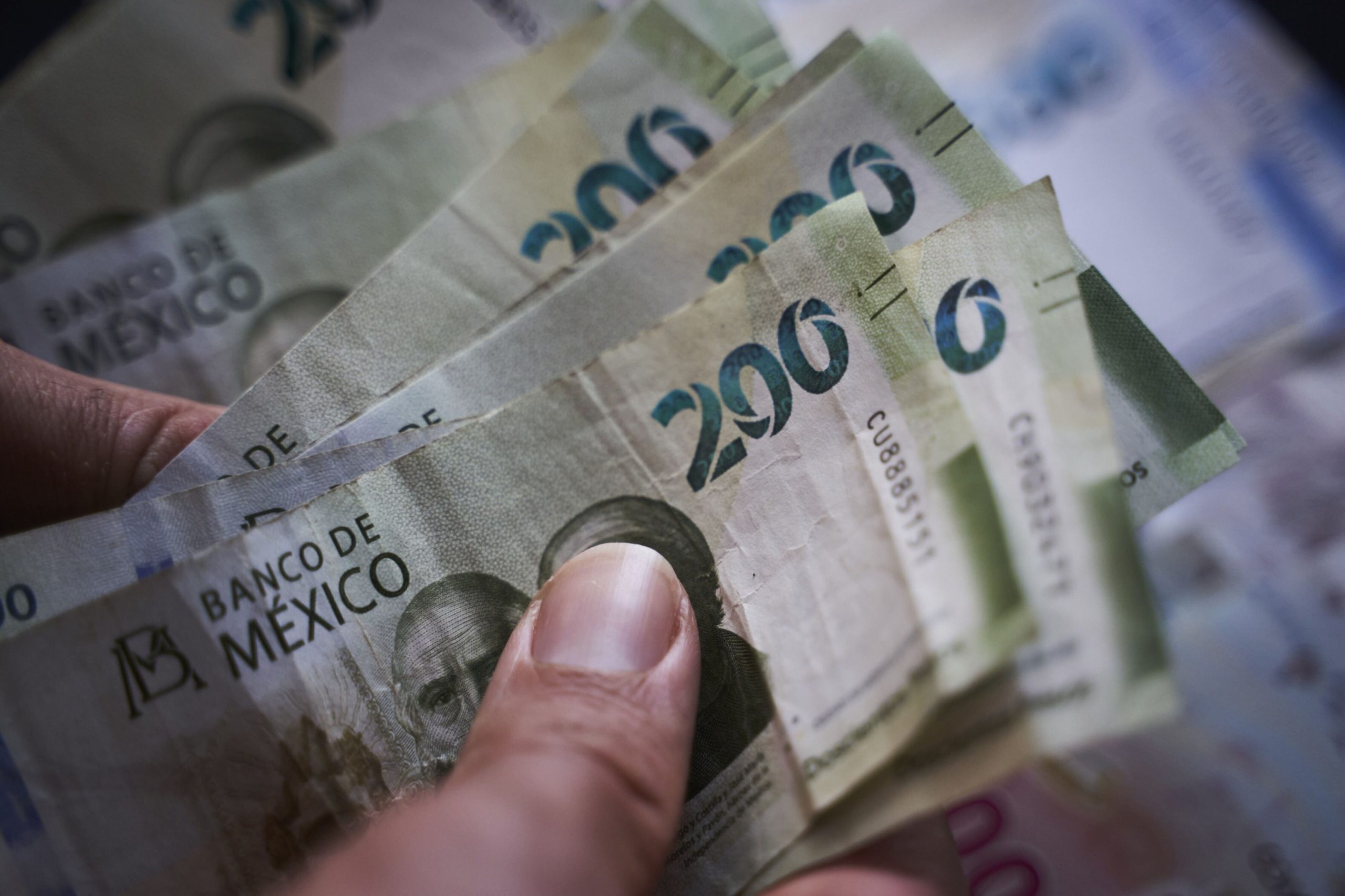 Por qué el peso mexicano se hunde a 18.43 pese al anuncio de Donald Trump