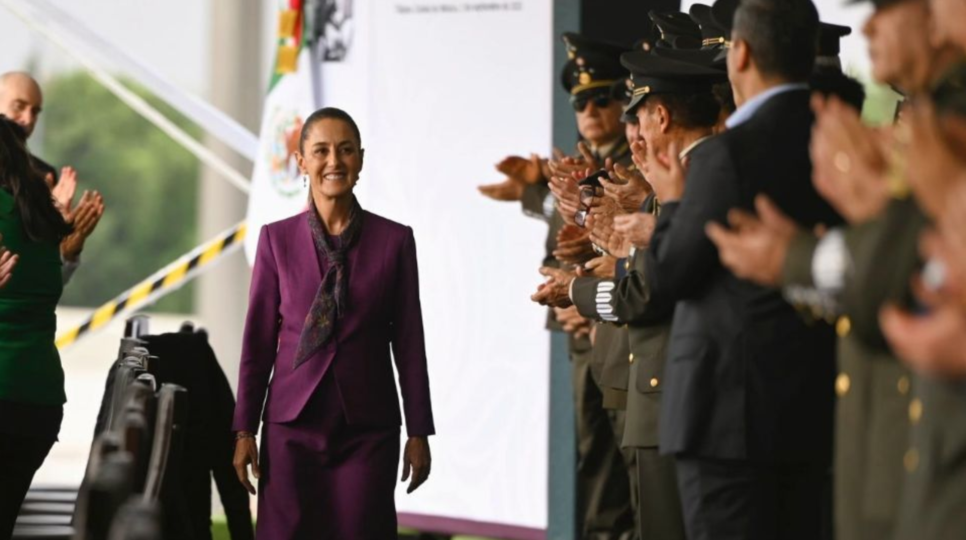 Sheinbaum felicita a los cadetes y graduados del Heroico Colegio Militar