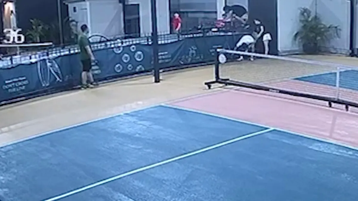 La tragedia de Malasia: Jugador de pickleball muere tras caída captada en video