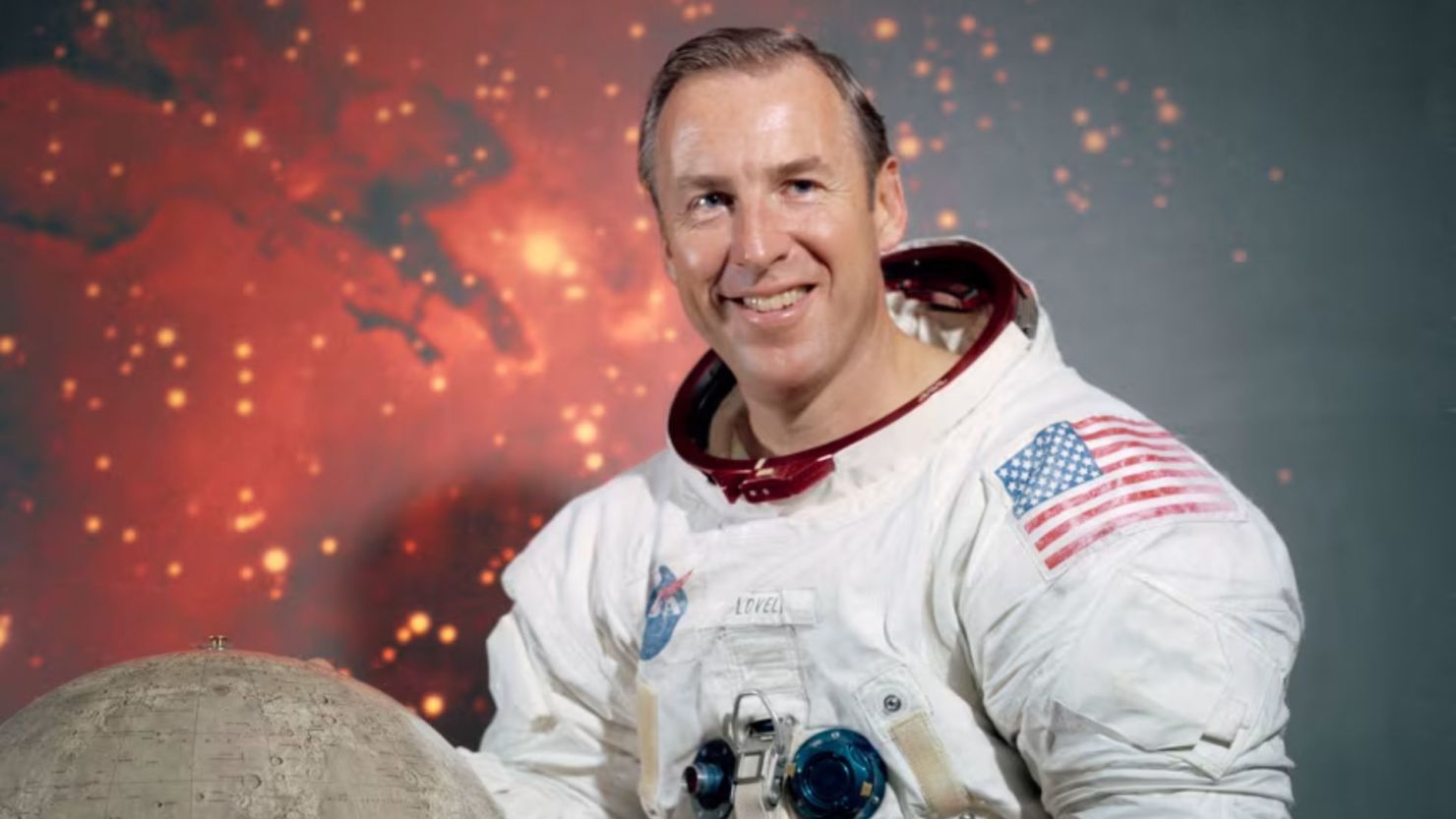 Fallece James “Jim” Lovell, el legendario comandante del Apolo 13 y voz de una era