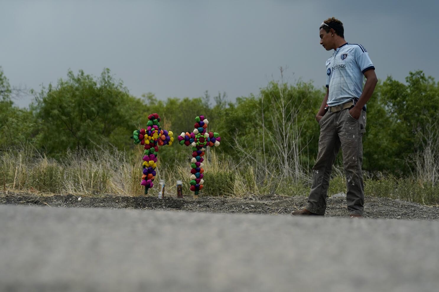Migrantes abandonados en Texas: Uno muere en desagüe pluvial