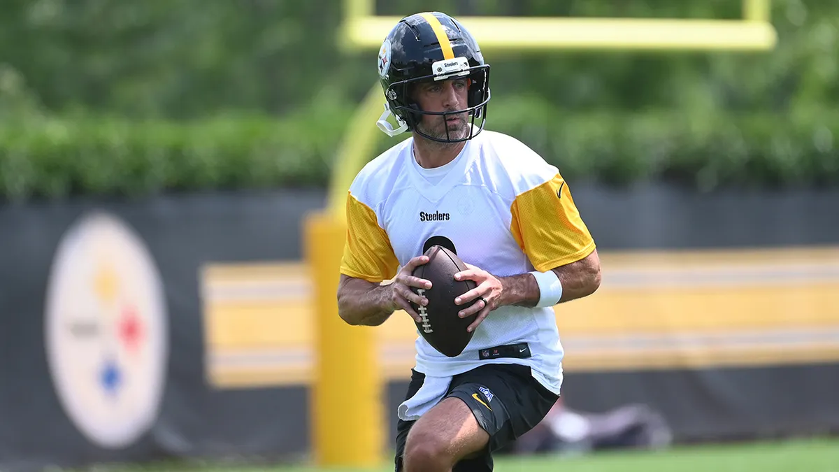El renacer de Aaron Rodgers: un touchdown en su debut con los Steelers