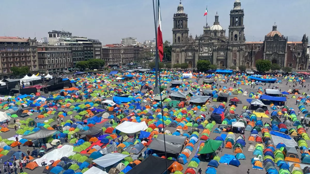 CNTE refuerza protestas: Plantón en el Zócalo y paro de 72 horas en escuelas