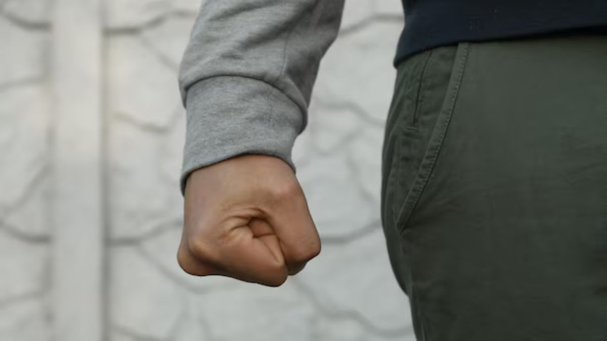 Agresión brutal en Neuquén: Un padre golpea a alumno por video de TikTok
