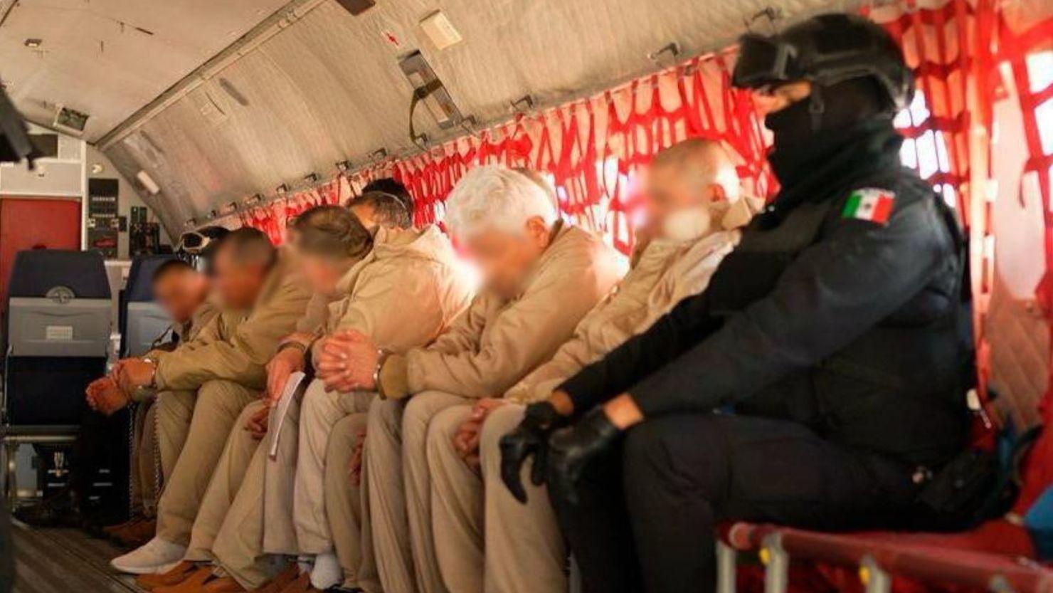La Casa Blanca celebra la extradición de 29 integrantes de cárteles mexicanos