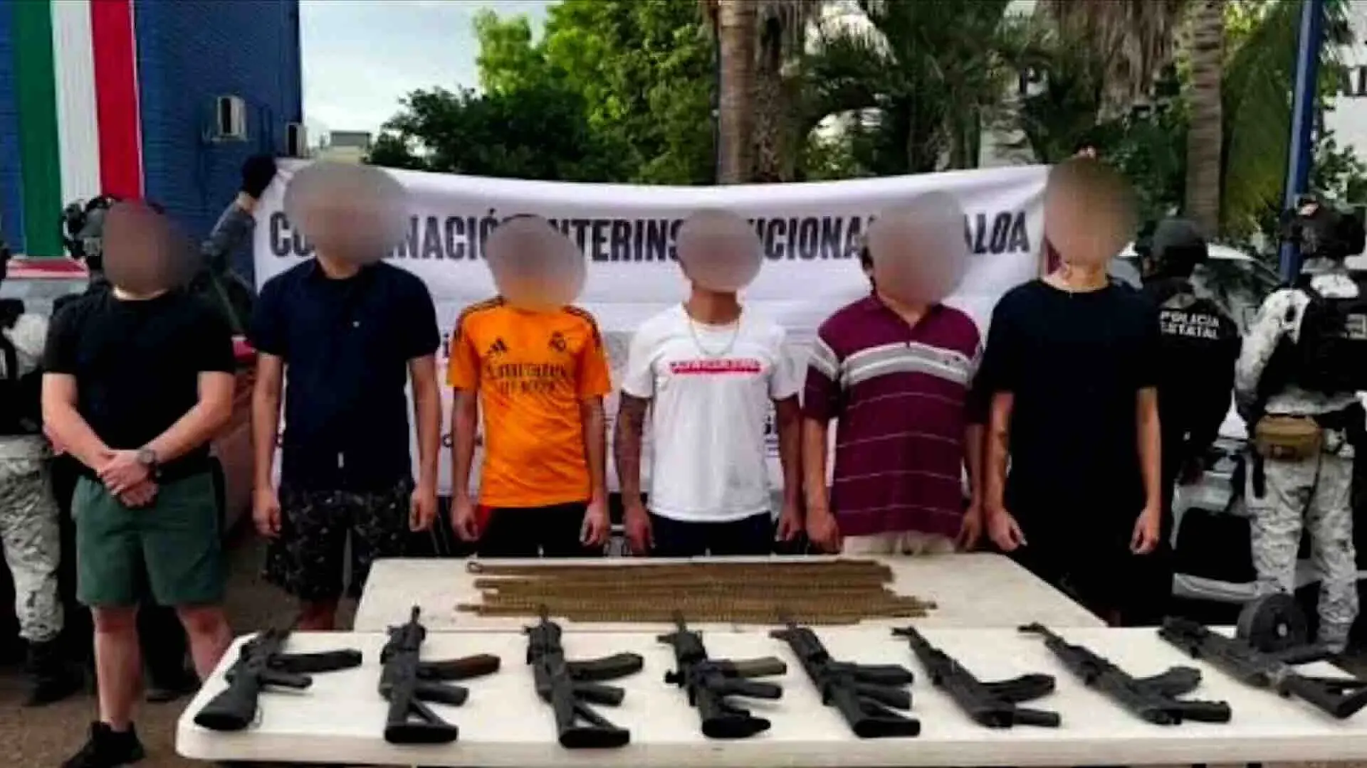 Operativo en Culiacán: ocho detenidos y arsenal asegurado en residencial