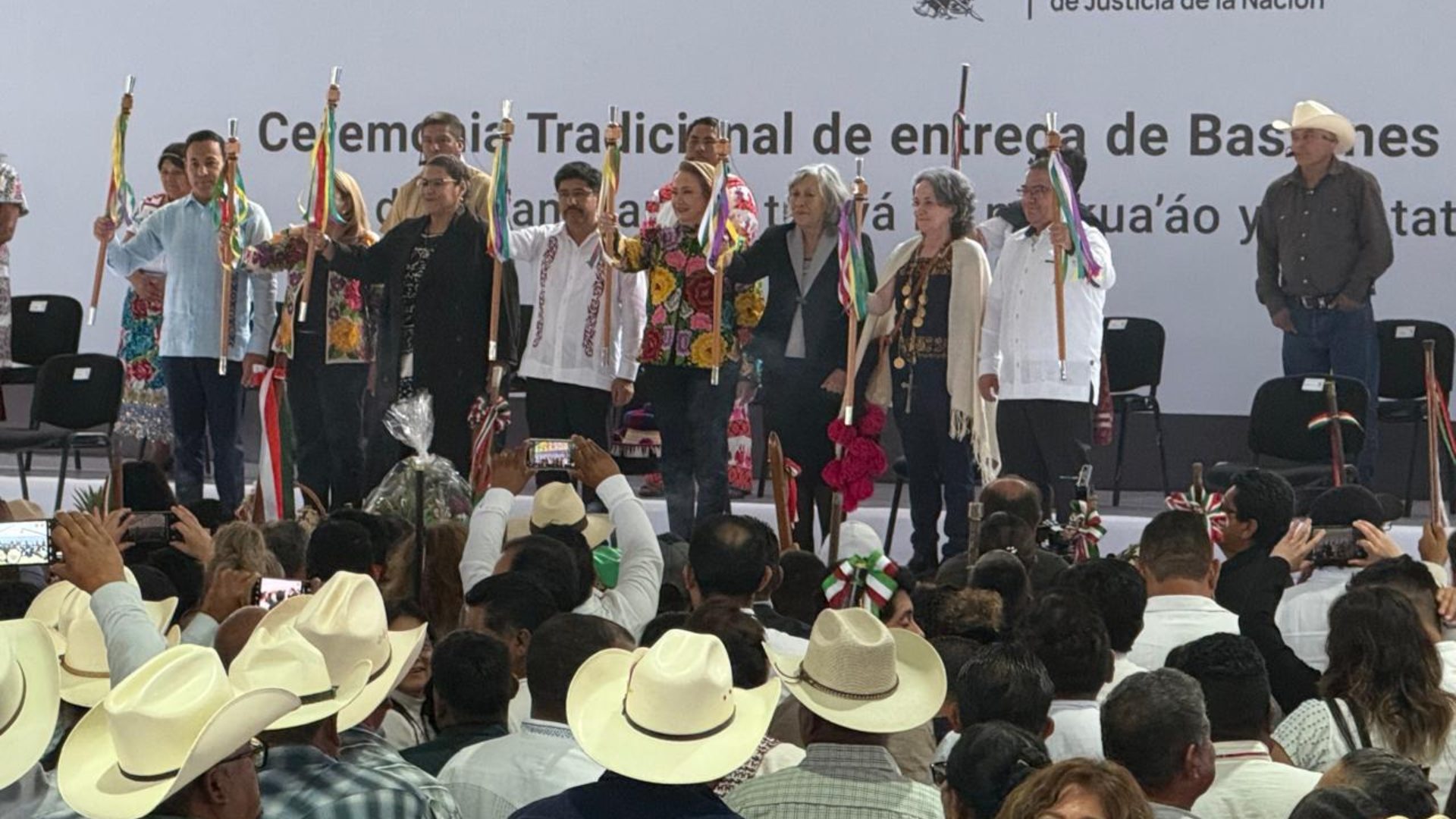 Ceremonia ancestral: La SCJN recibe el bastón de mando de pueblos originarios