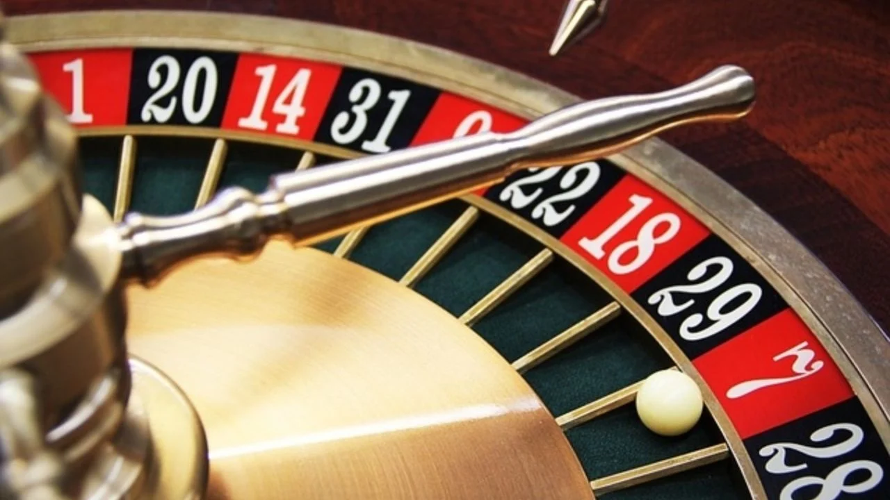 Escándalo en casinos: la UIF revela 13 centros de lavado y activa la detección temprana con inteligencia artificial