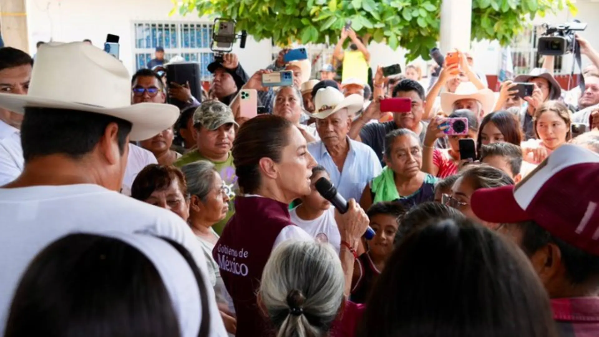 Claudia Sheinbaum supervisa apoyo tras lluvias en Puebla