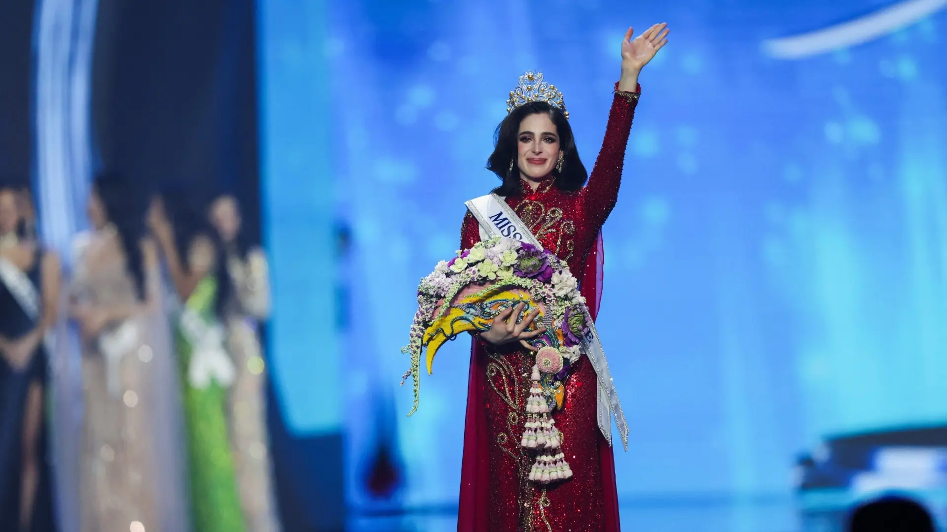 La verdad detrás del vestido rojo de Fátima Bosch en Miss Universo 2025