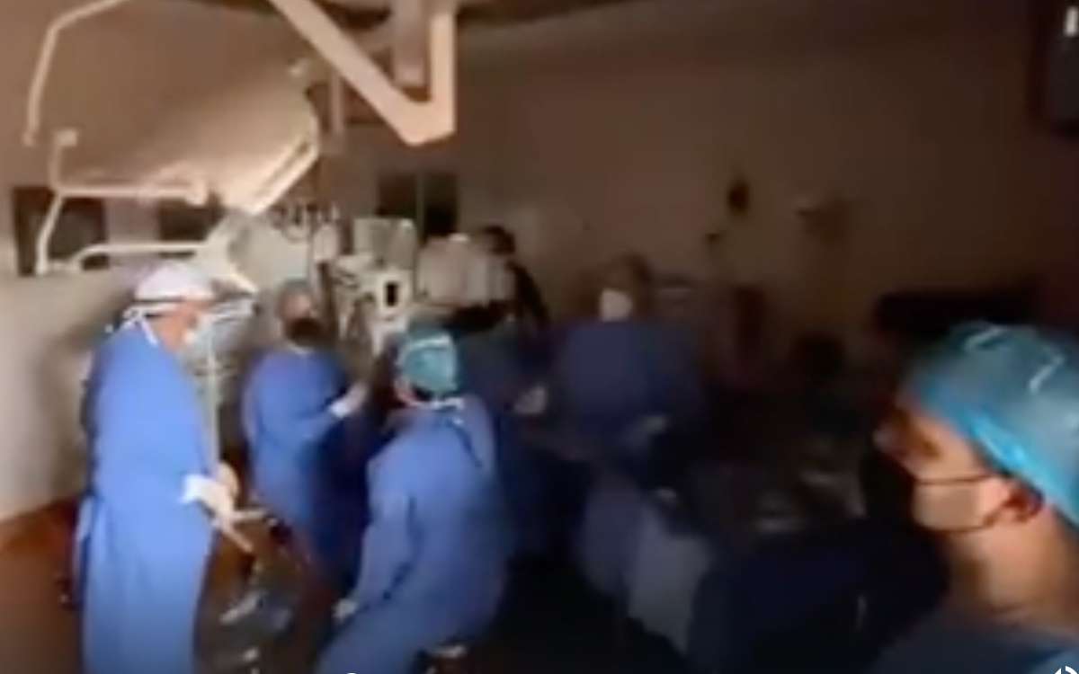 Heroísmo médico en Rusia: cirujanos concluyen operación en sismo de 8.8