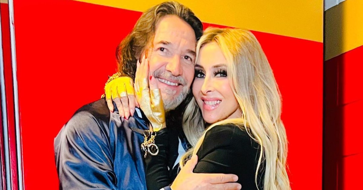 Marco Antonio Solís y Cristy Solís en su faceta de fans junto a Backstreet Boys