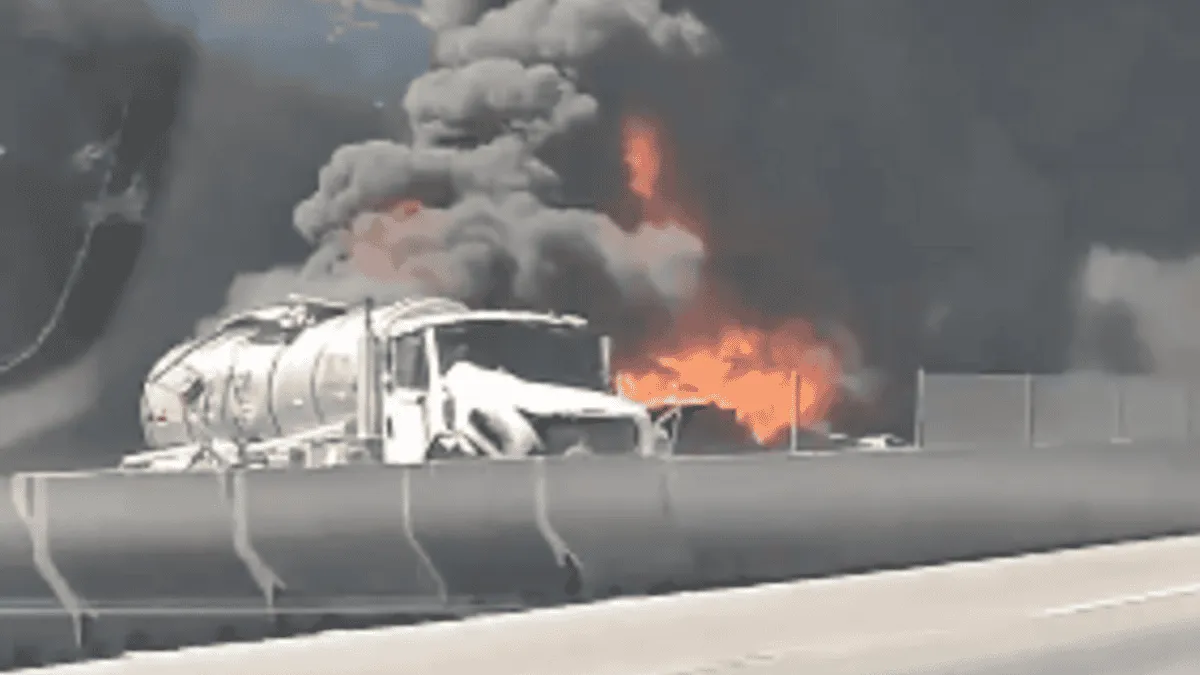 Explosión en Querétaro: Pipa de combustible detona en carretera estatal 200