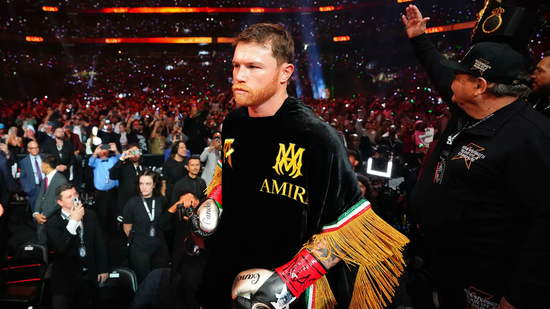 El Canelo Álvarez agradece el cariño incondicional de su público y familia tras la derrota en Las Vegas