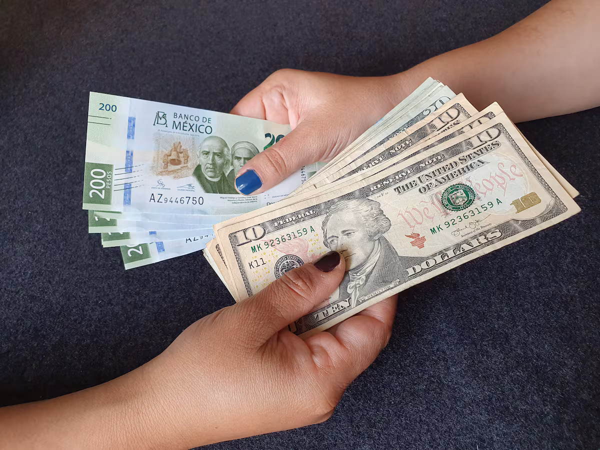Inflación en Estados Unidos impulsa al peso mexicano: Cotización hoy