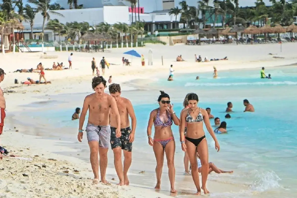 El dilema de Quintana Roo: la caída del turismo obliga a frenar hoteles
