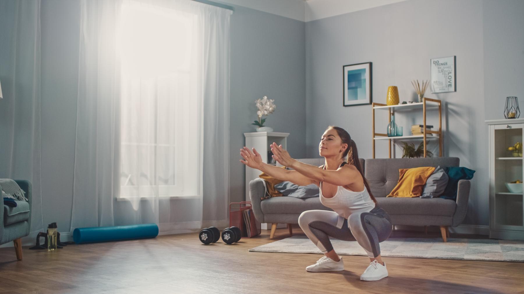 Ejercicio en casa para mujeres: transforma tu cuerpo sin salir