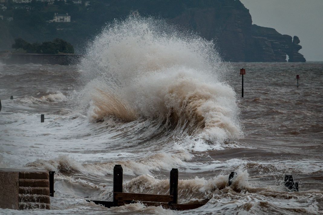 Alerta de tsunami: olas de más de 3 metros amenazan costas del Pacífico