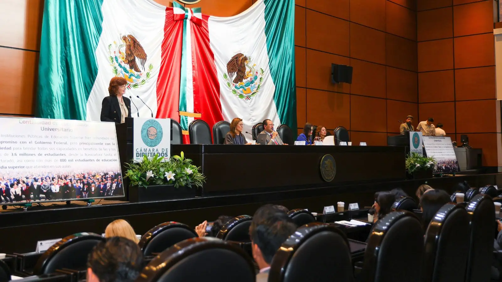 Natalia Fiorentini exige 36 mil 800 millones para evitar quiebre universitario