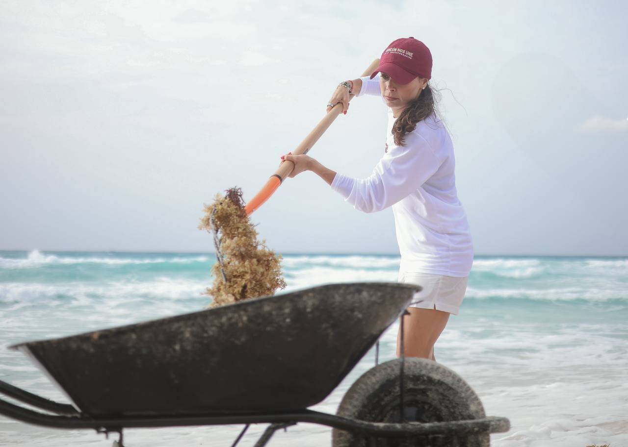 Sargazo en Cancún: La alcaldesa Ana Paty Peralta asegura que no está en todas las playas