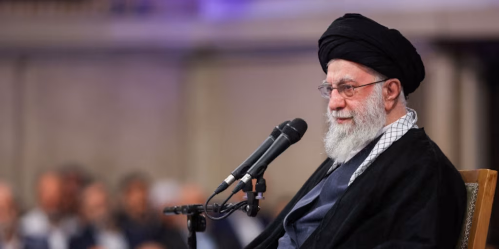 La compleja batalla de Irán: el exiliado, la teocracia y el riesgo de guerra