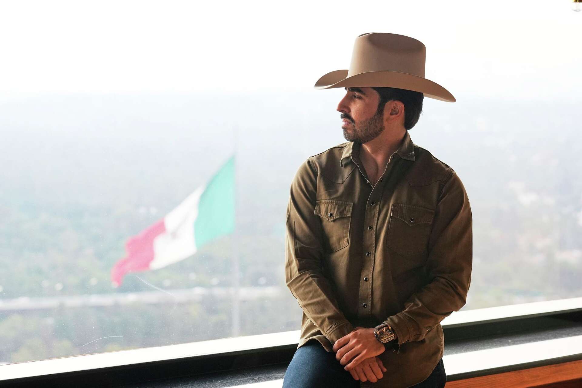 Joss Favela: la esencia de la vida real en “Mis compas volumen 2”