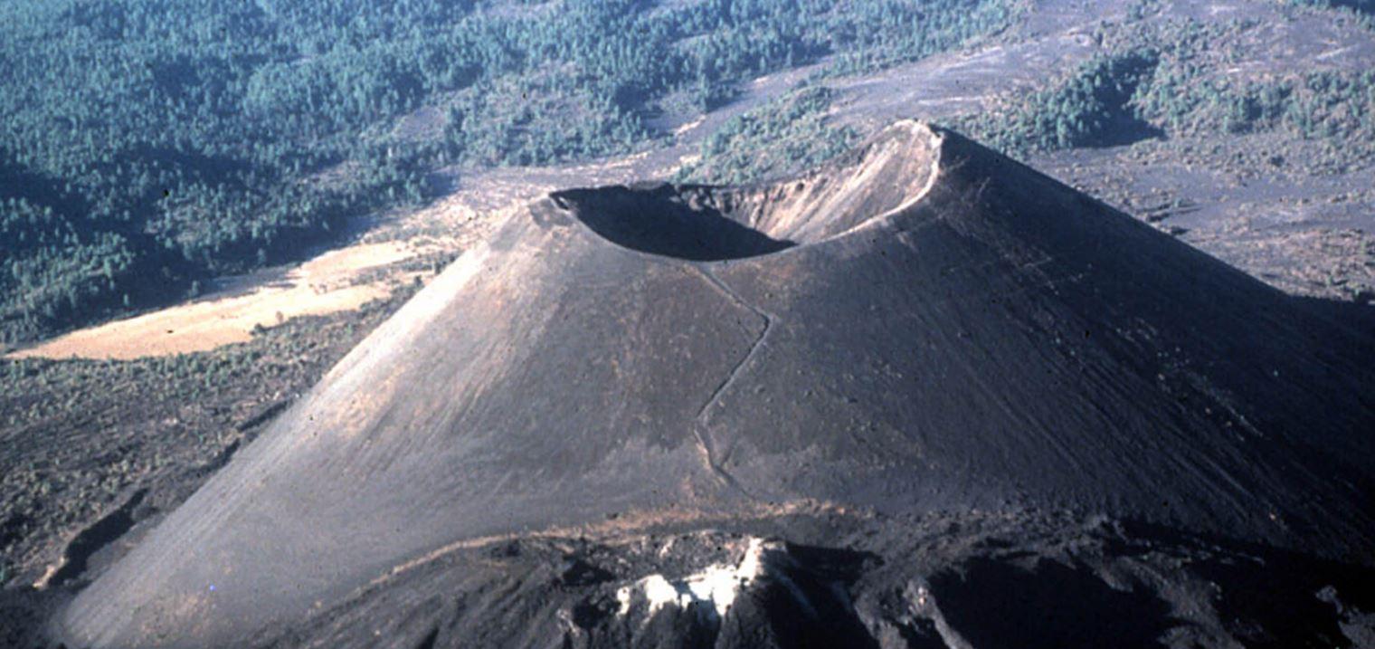 Volcán en Michoacán: ¿Está naciendo un nuevo Paricutín en El Zapién?