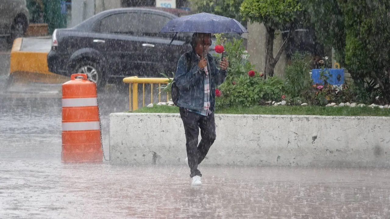 Lluvias torrenciales azotan México: Estados en alerta (15 Oct 2025)