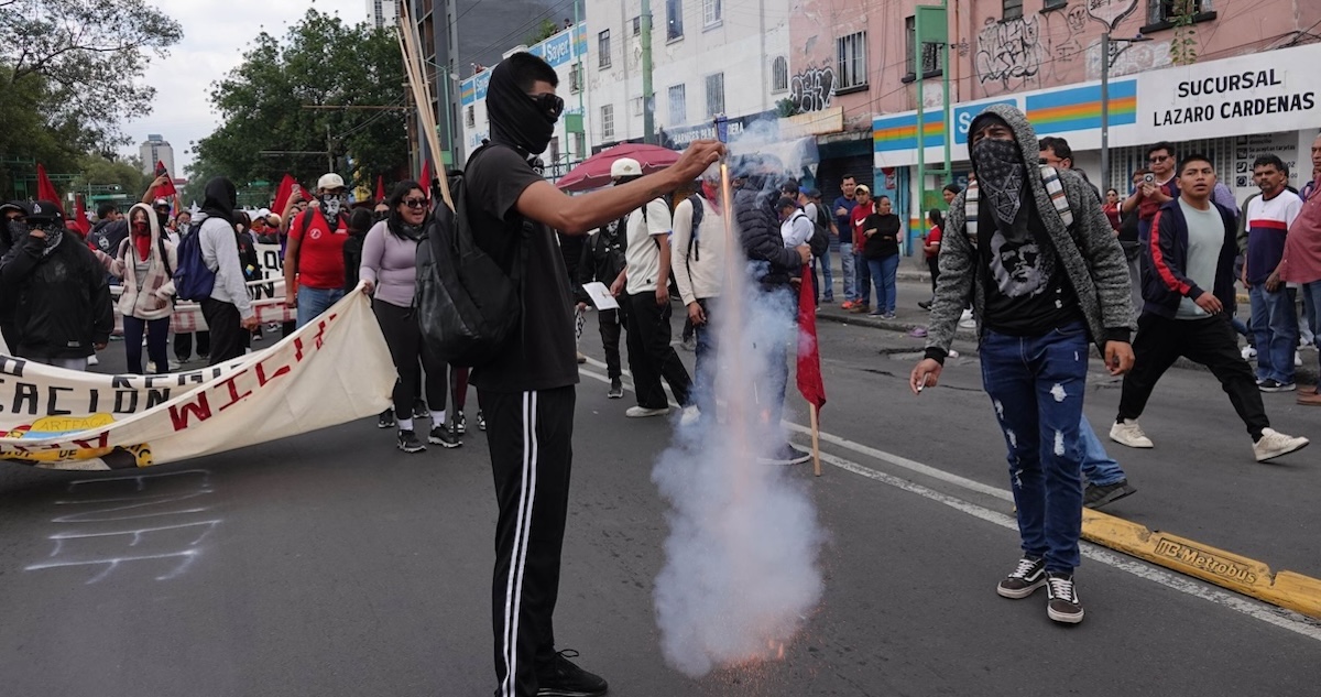 Sheinbaum niega persecución política en México: el desafío del bloque negro
