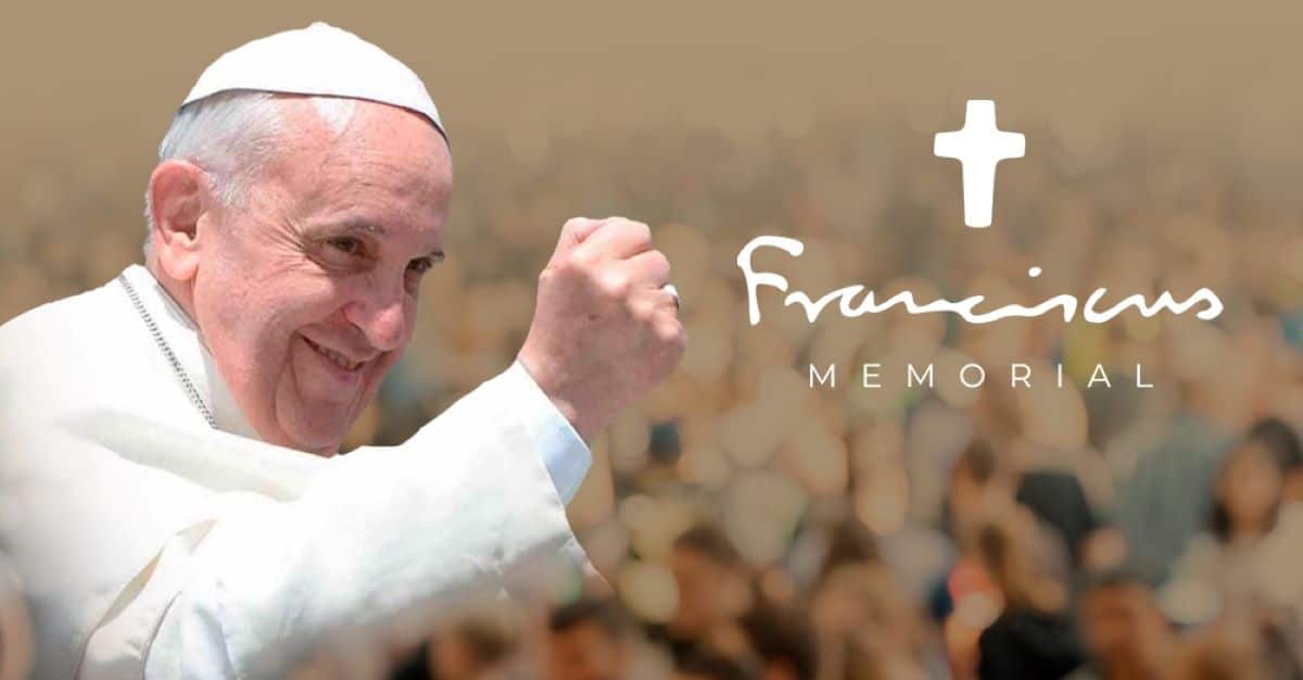 Muerte del Papa Francisco: 100 campanadas estremecen la CDMX