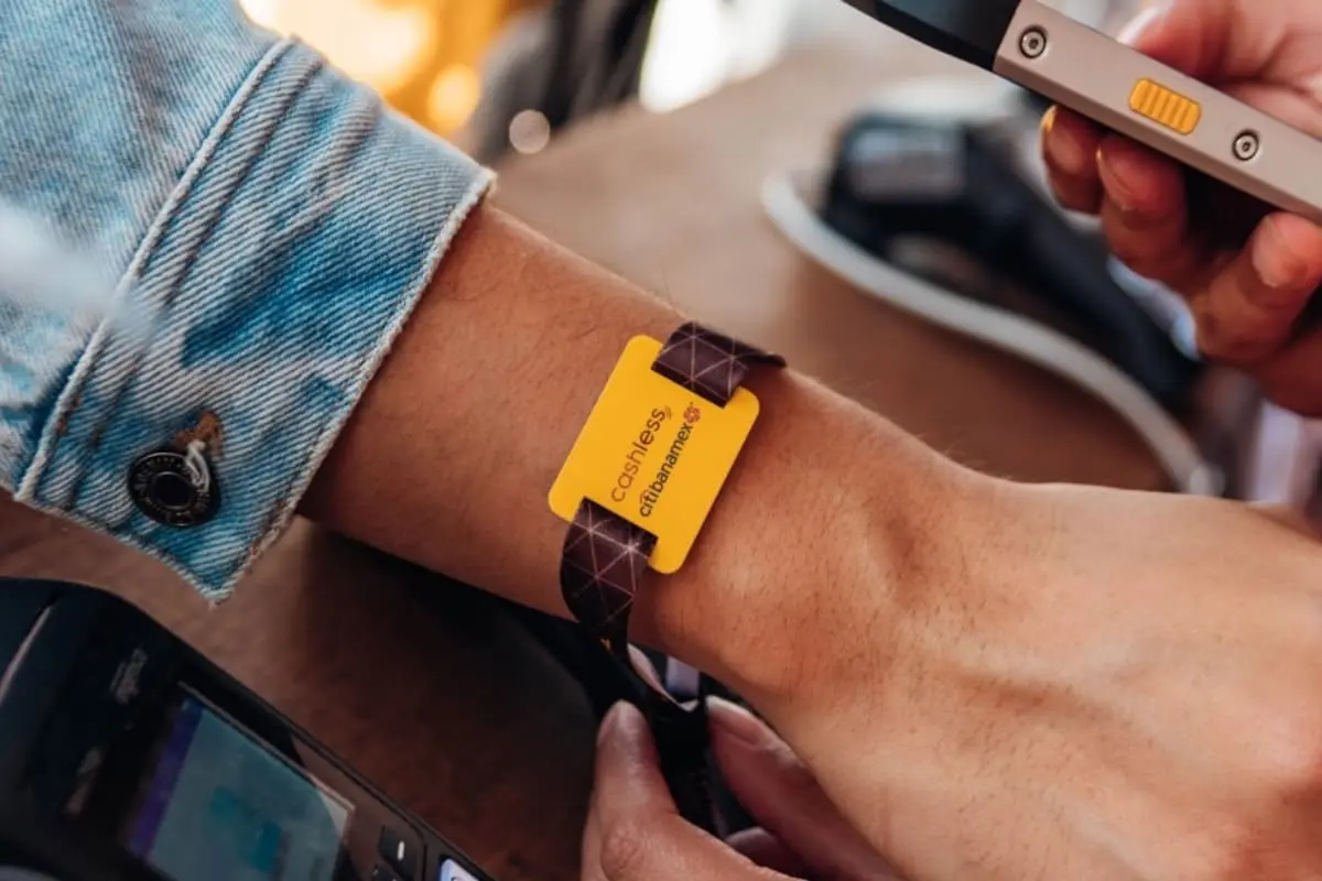 La verdad del pago cashless en Corona Capital 2025: Guía y advertencias clave