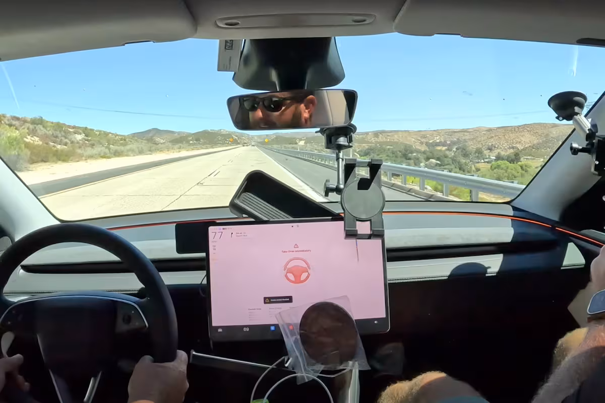 Tesla: Intento de viaje autónomo de 4,000 km falla a los 100 km