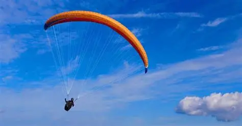 Parapentista cayó al río Rojo tras chocar con cable