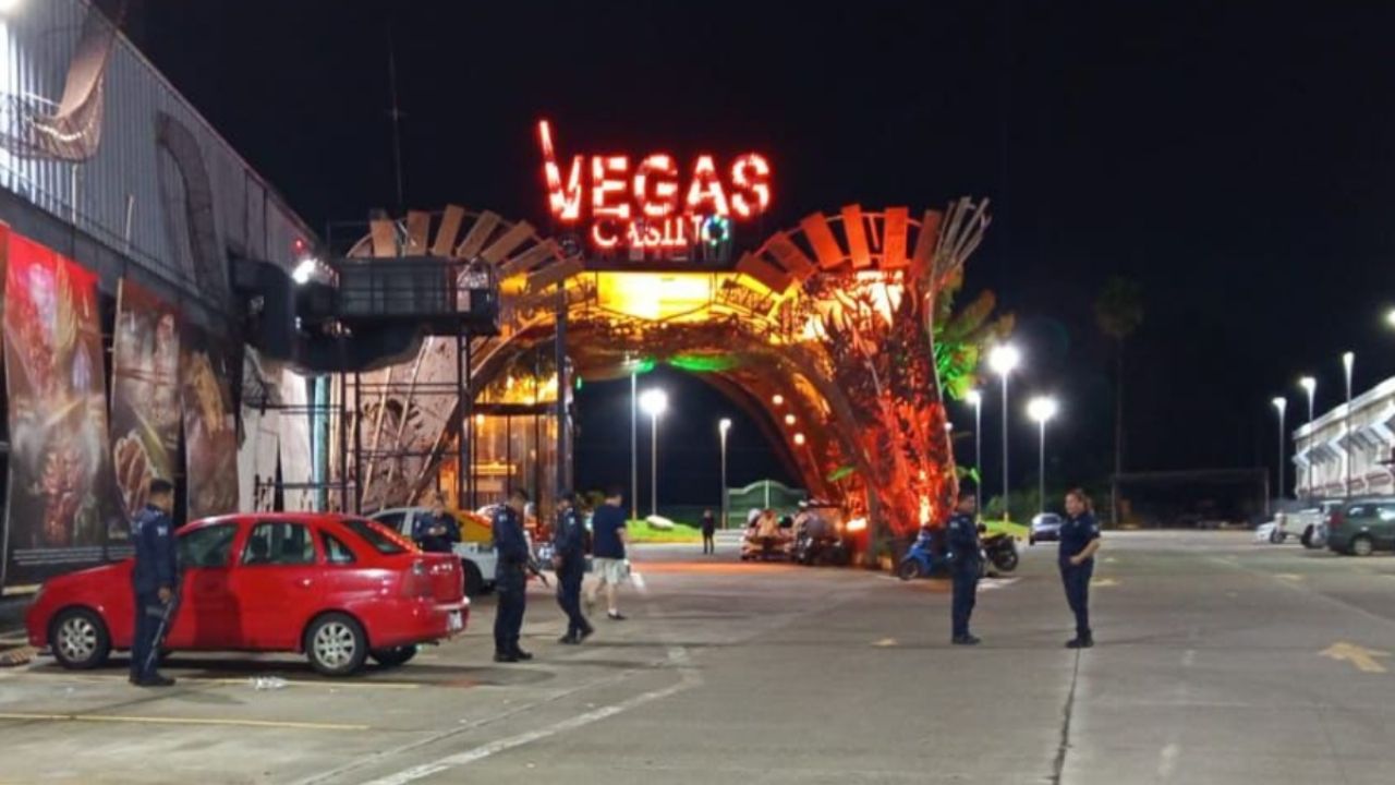 Balean casino en Tapachula: Reportan daños materiales