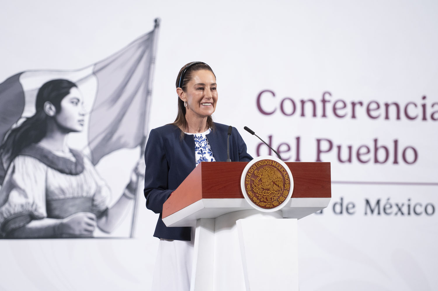Elección CCE: Sheinbaum marca distancia y desnuda burocracia federal