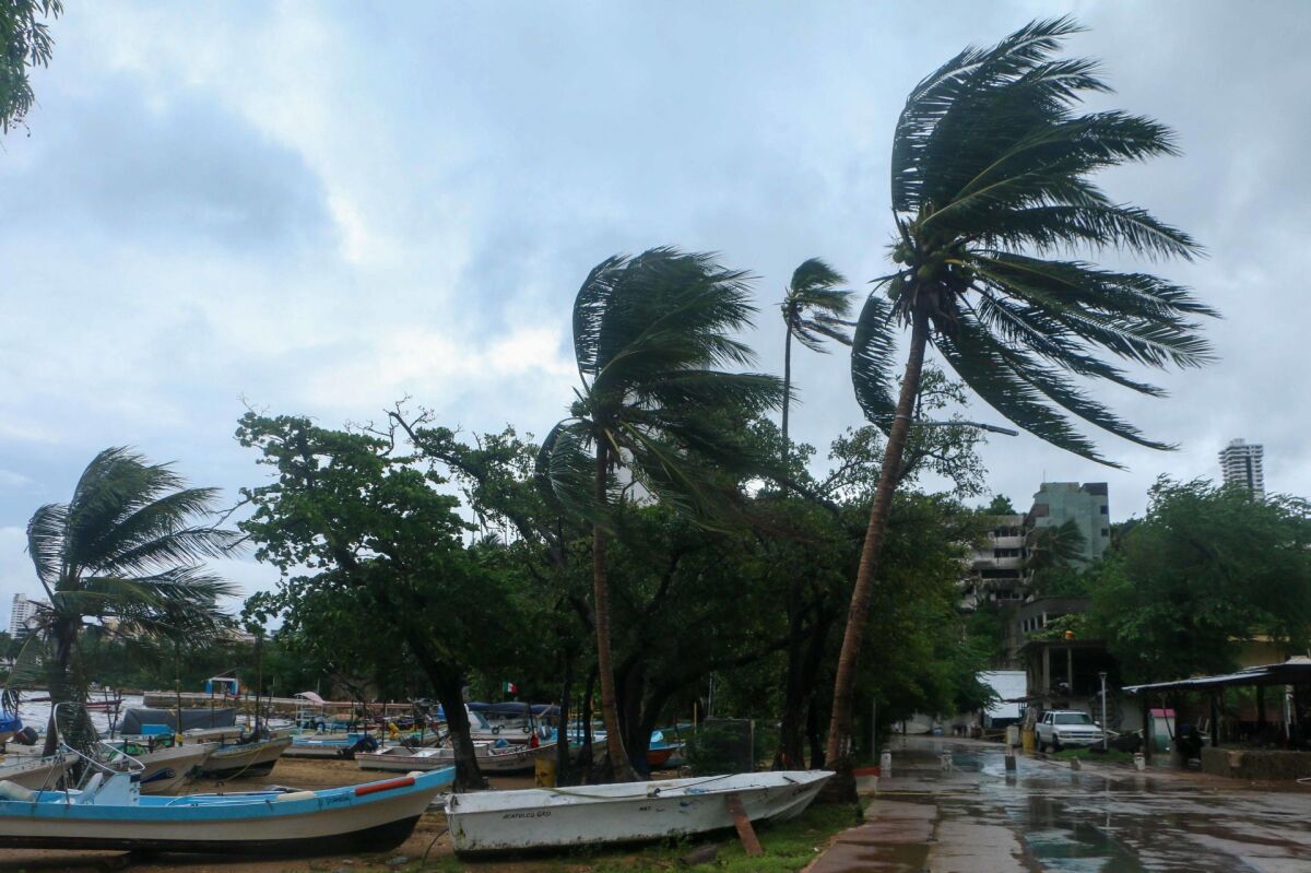 Tormentas tropicales: Priscilla y Raymond bajo vigilancia en México