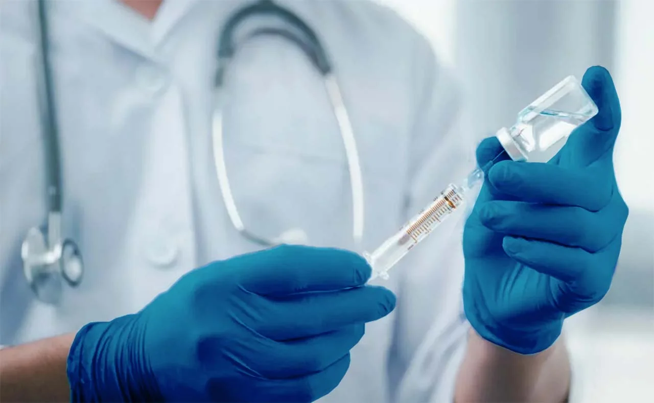 Cien mil dosis: la estrategia de megavacunación de la UNAM contra cuatro virus clave