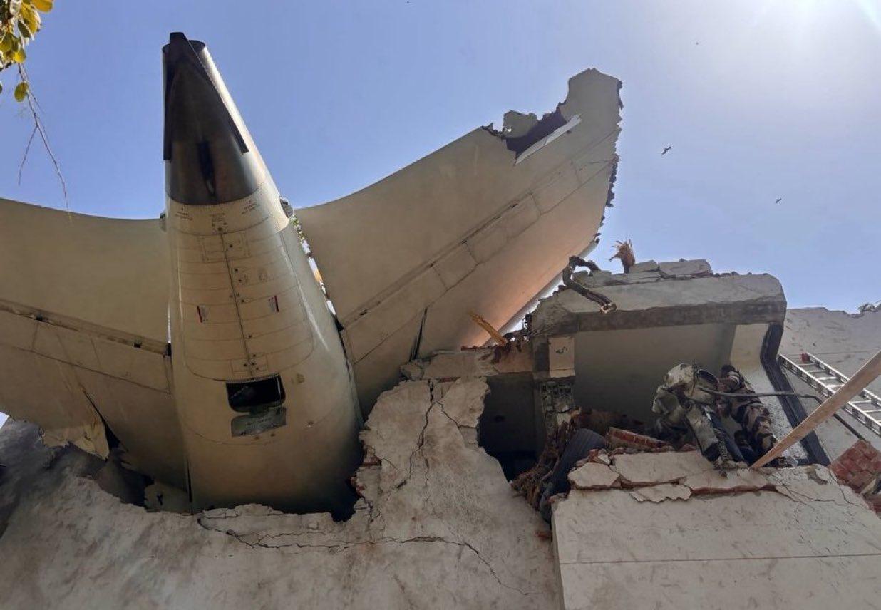 Accidente Air India: El momento del estrellamiento del avión en Ahmedabad