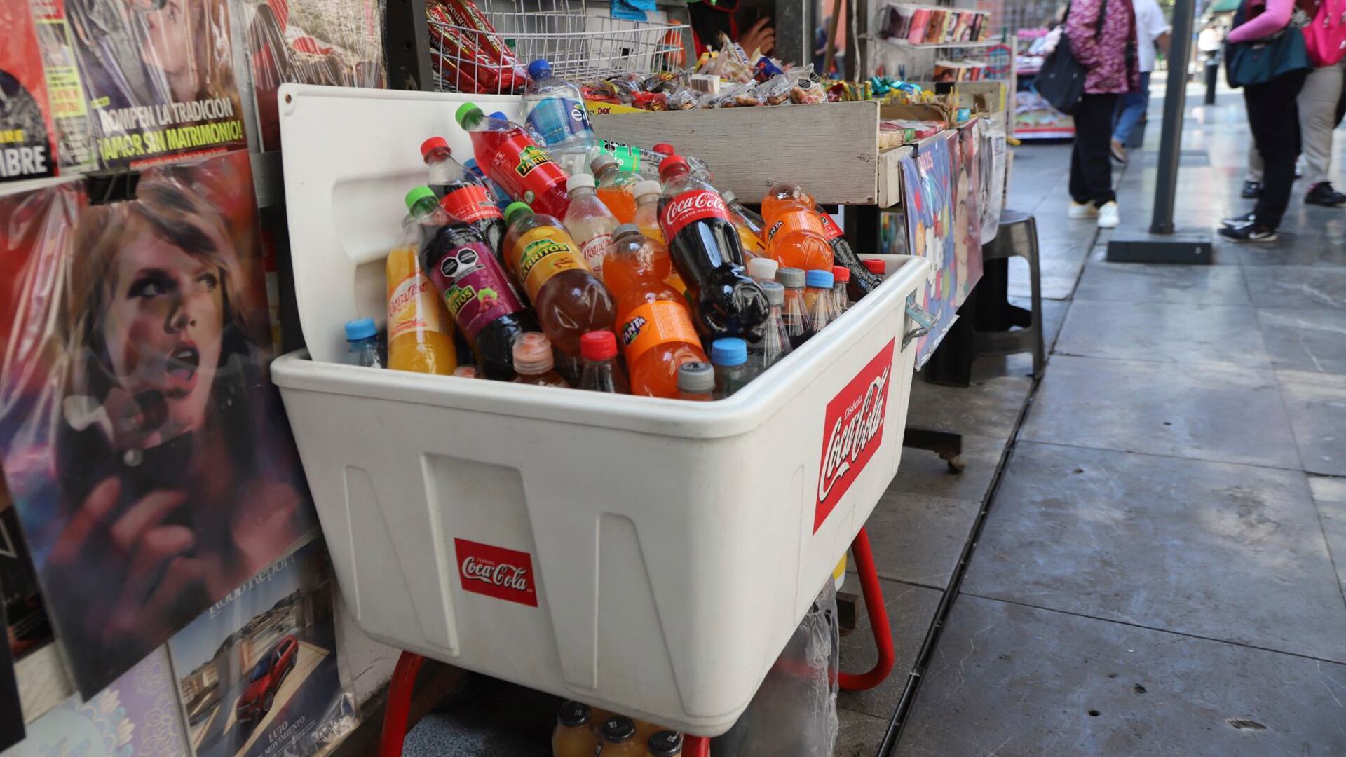 Sector privado de México rechaza alza de impuestos a tabaco y refrescos