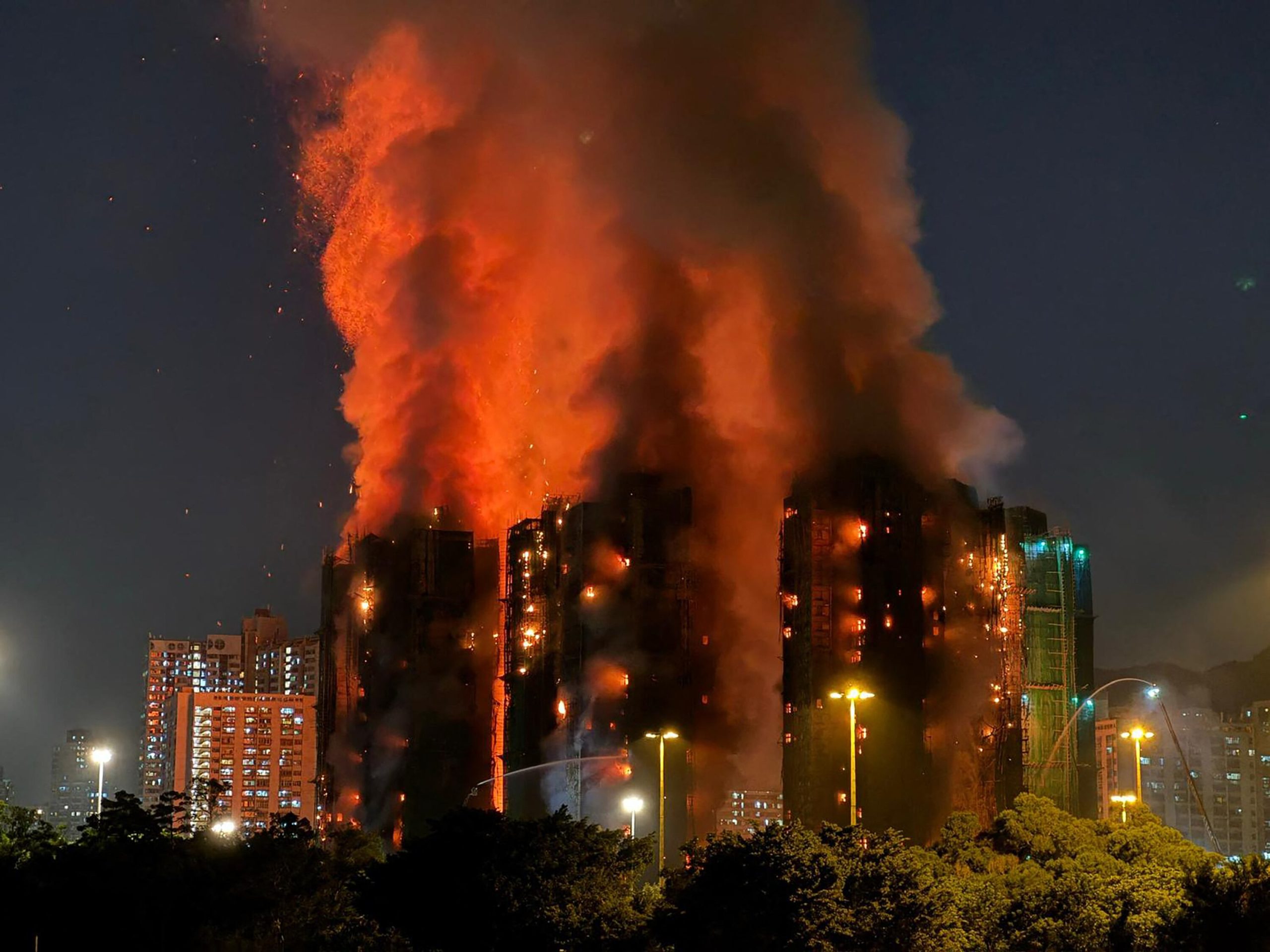 Tragedia en Hong Kong: 14 muertos exponen las fallas en Wang Fuk Court